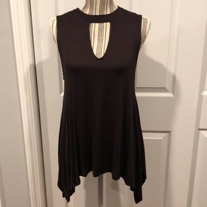 Sleeveless shark bite top